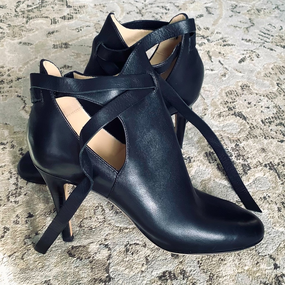 Dressy stylish leather booties 🌹🌹